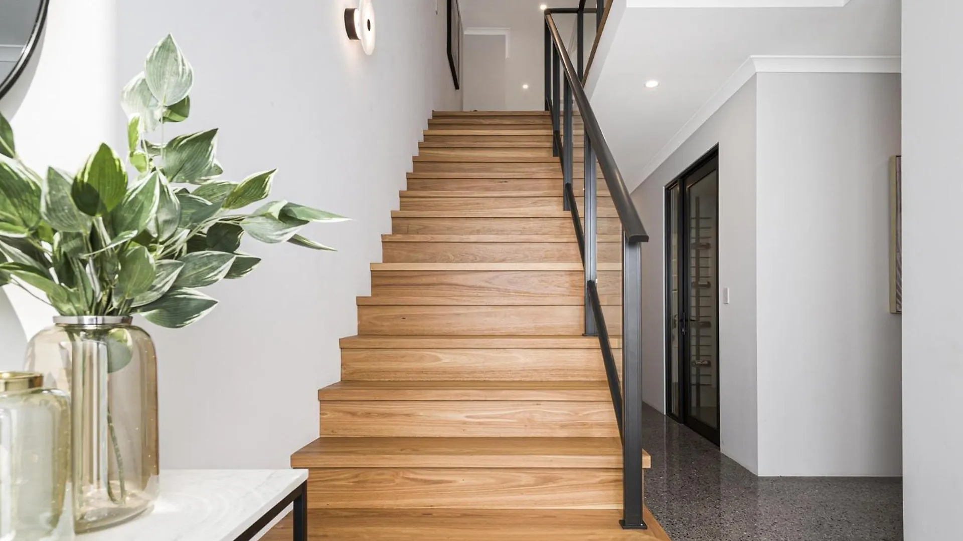 Modern 4-Bed Double-Story House With Patio Villa Perth Australia