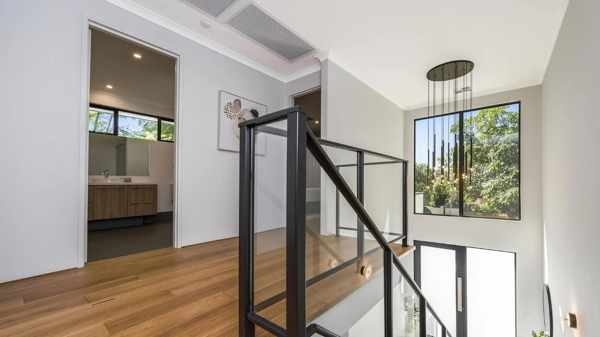 Modern 4-Bed Double-Story House With Patio Villa Perth 0*,  Australia