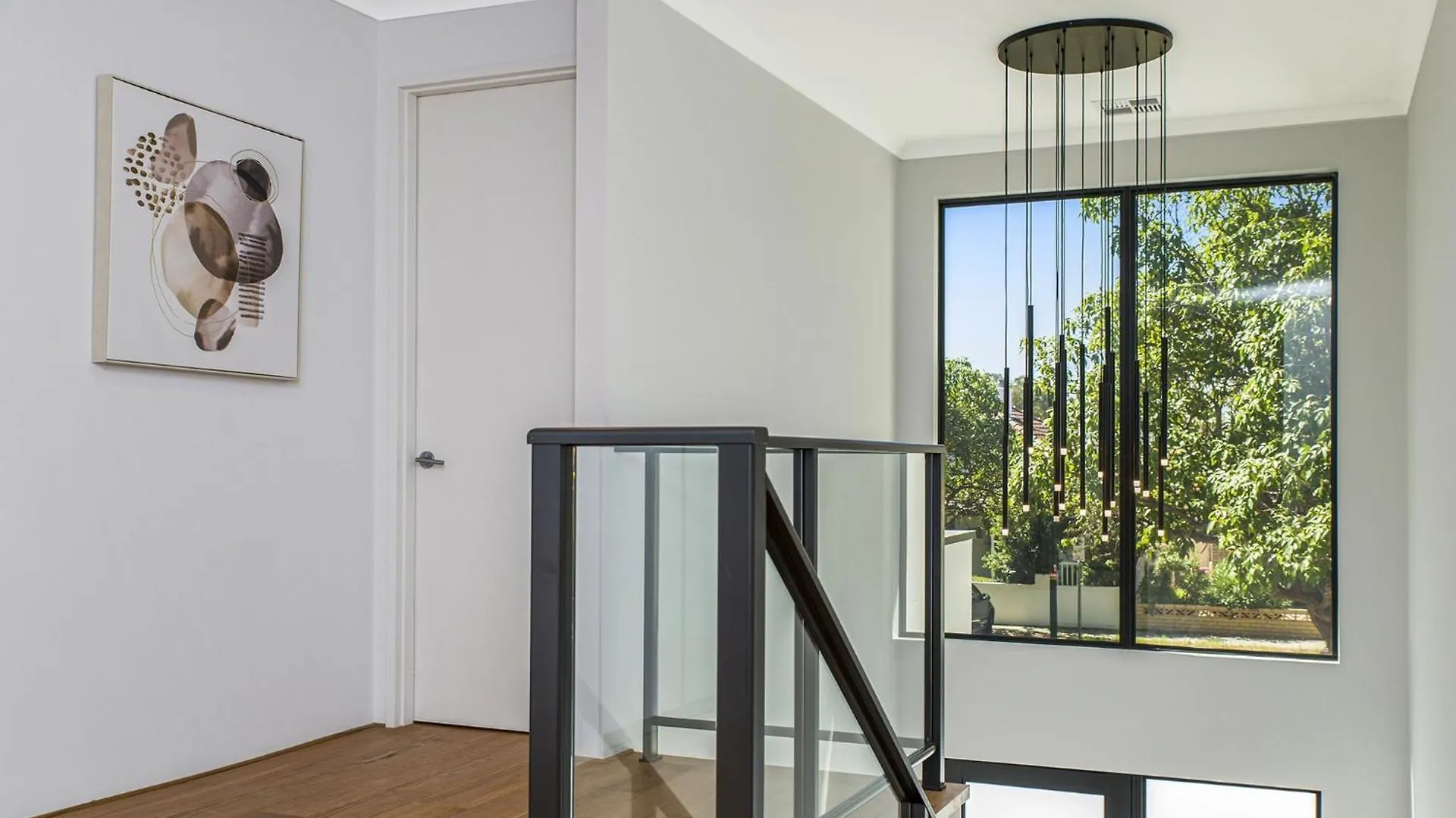 Modern 4-Bed Double-Story House With Patio Villa Perth