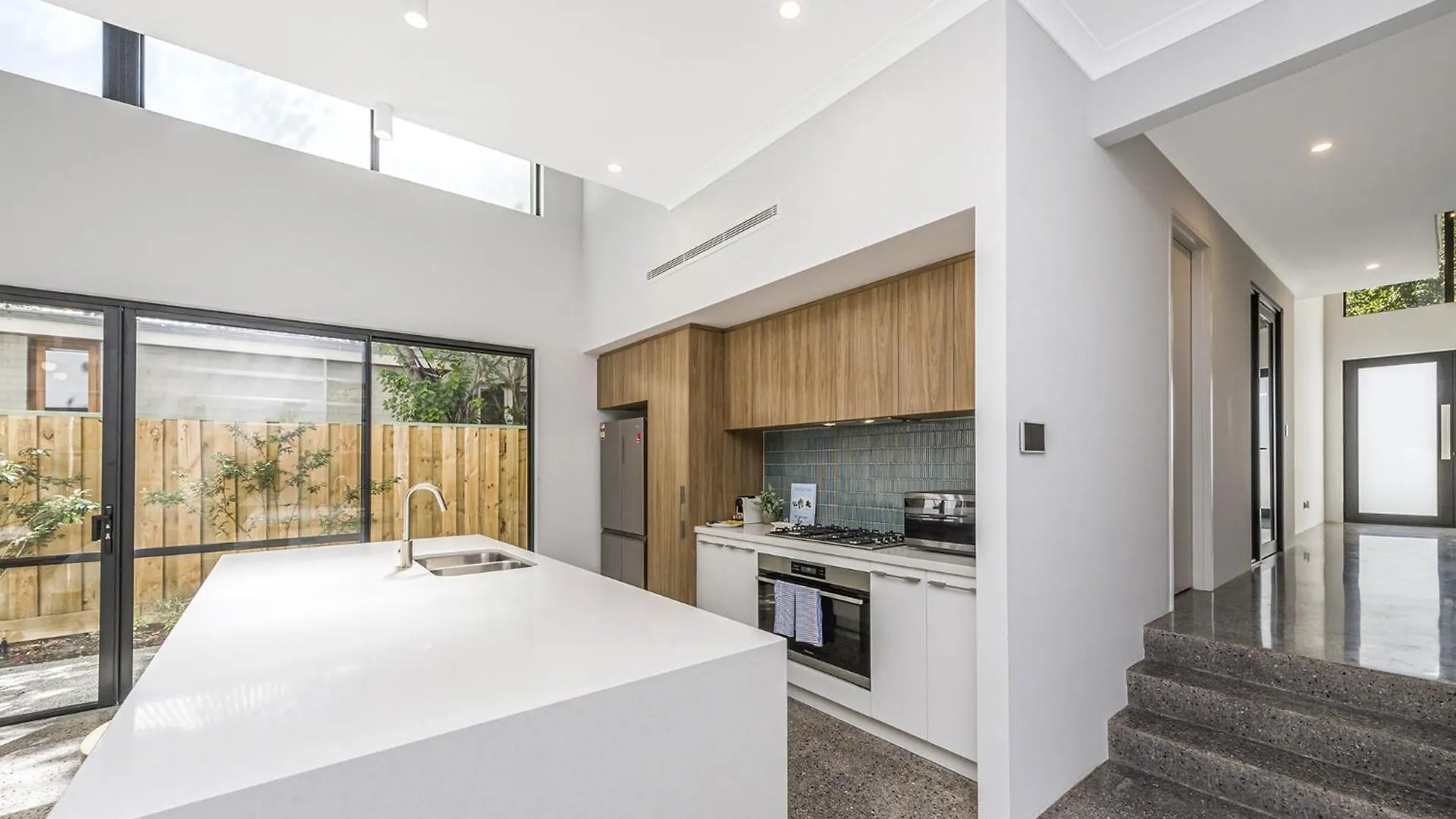 Modern 4-Bed Double-Story House With Patio Villa Perth Australia