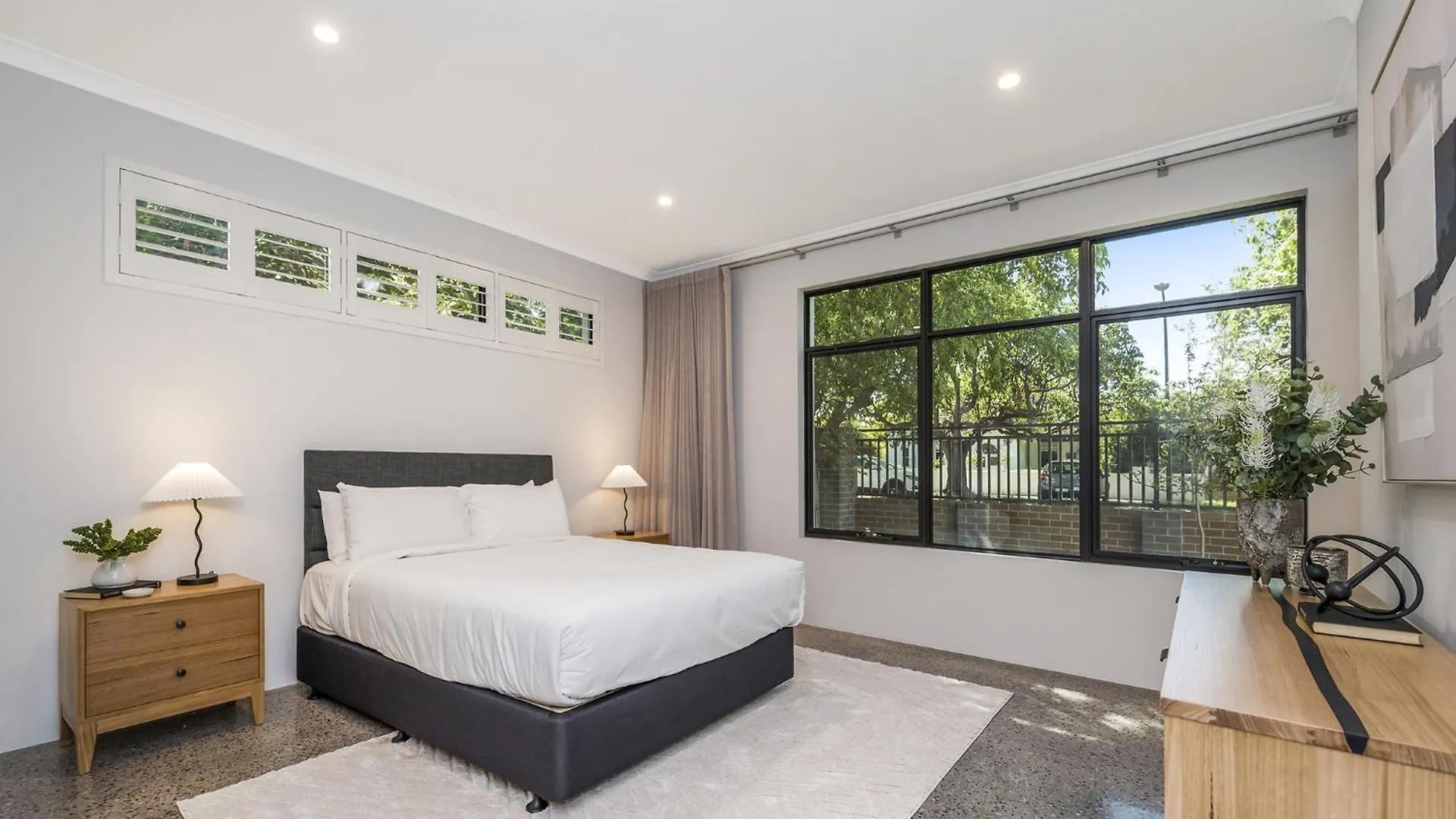 Holiday home Modern 4-Bed Double-Story House With Patio Villa Perth