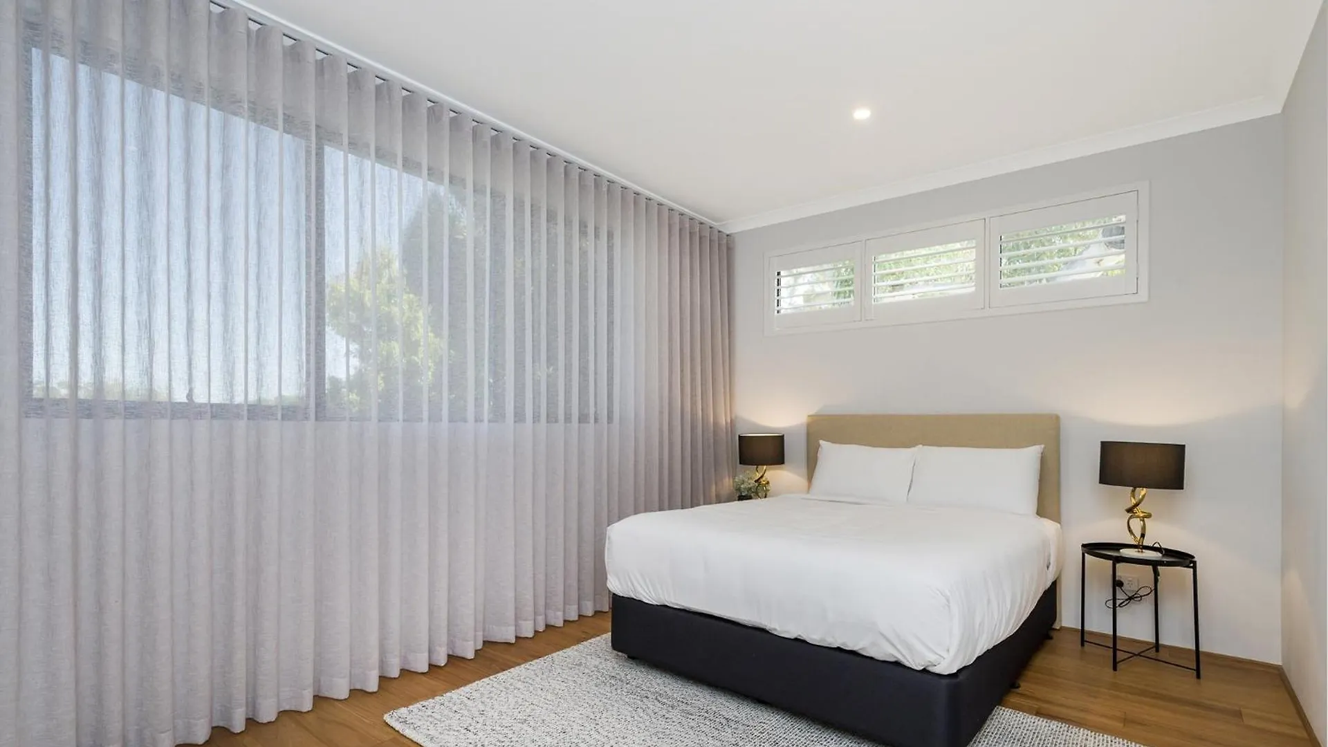 Modern 4-Bed Double-Story House With Patio Villa Perth Australia