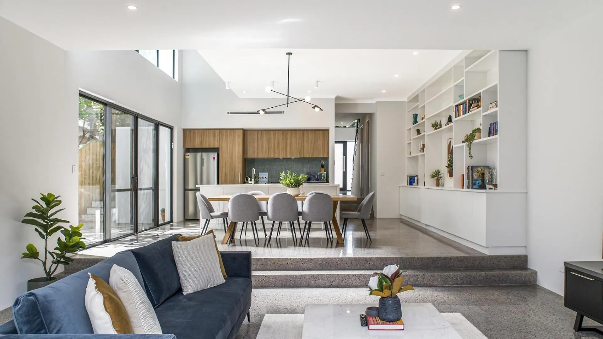 Modern 4-Bed Double-Story House With Patio Villa Perth 0*,  Australia