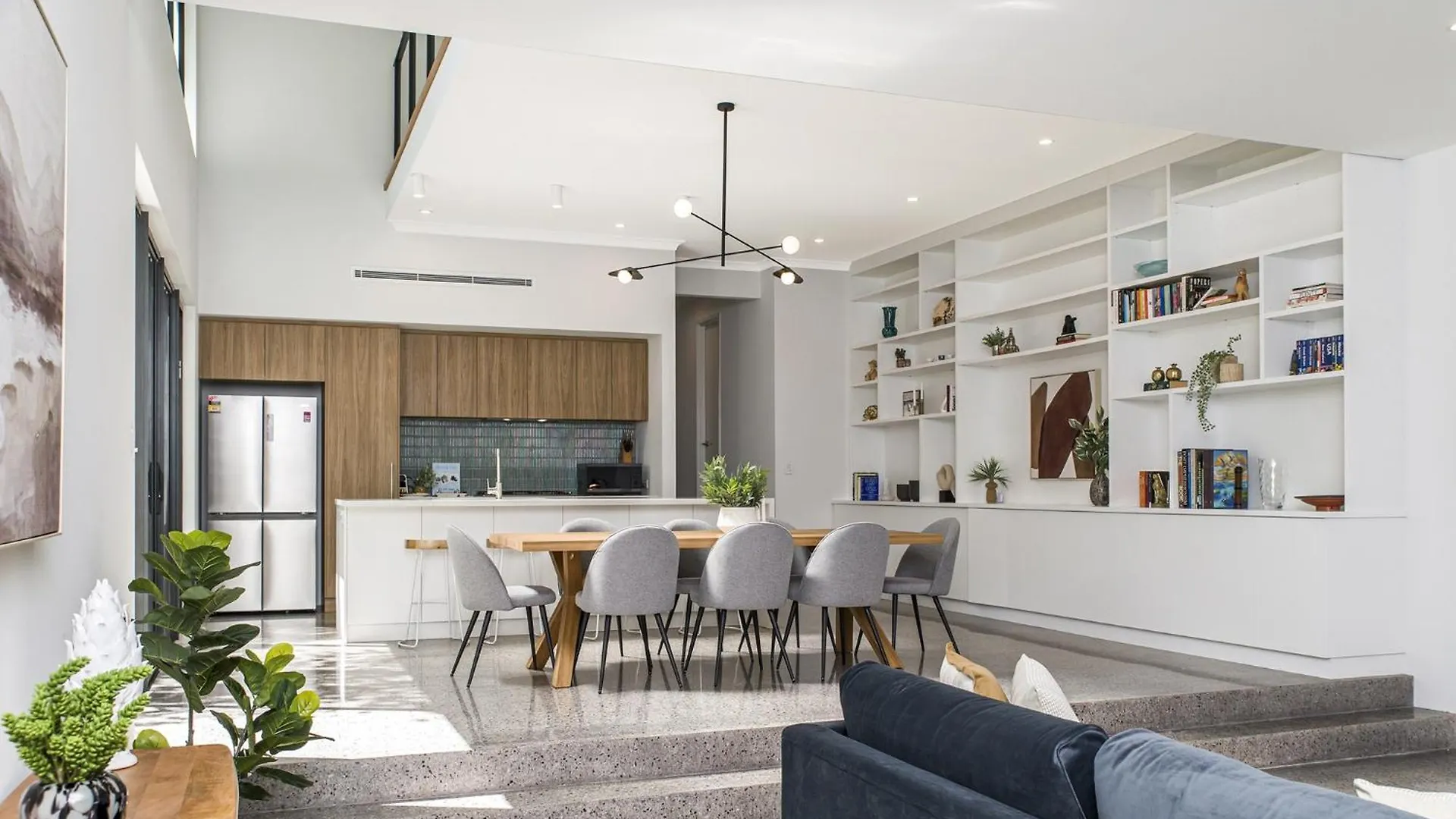 Modern 4-Bed Double-Story House With Patio Villa Perth