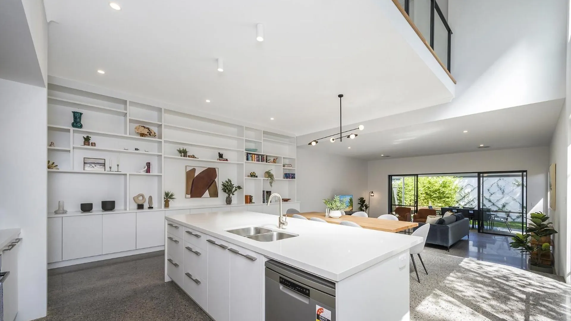 Holiday home Modern 4-Bed Double-Story House With Patio Villa Perth