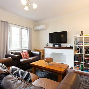 Cosy -3 Bedrooms Victoria Park Holiday home