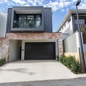 Scarborough Laneway Retreat Holiday home